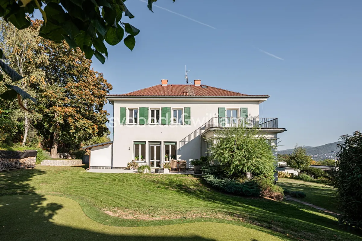 Prodej vily 457 m², pozemek 1253 m²